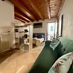 Bright, Cozy Apartment In The Heart Of Verona